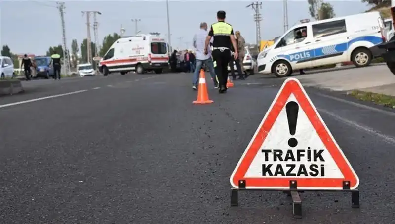 Antalya'da Otomobil Kanalın İçine Devrildi: Yaralıların Durumu Critik mi?