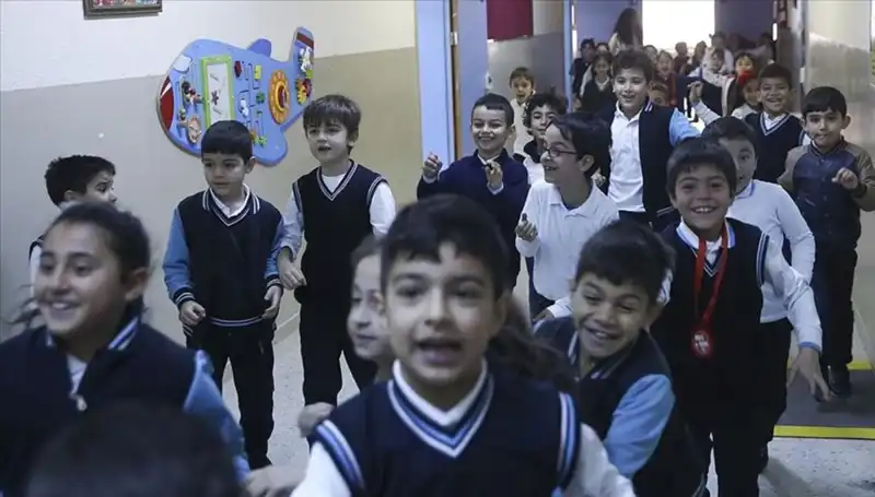 2025 Okul Açılış Tarihleri: Öğrencileri Bekleyen Tatil Planları