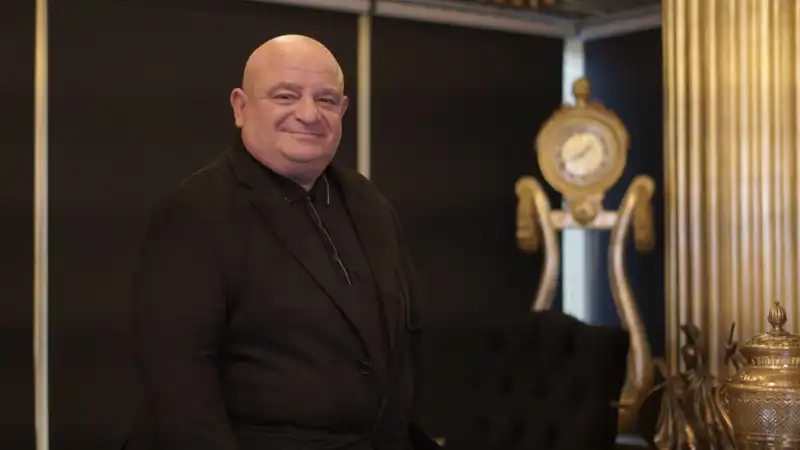 Moiz Mitrani: Tekstilden Finansa Uzanan Başarı Hikayesinin Sırları