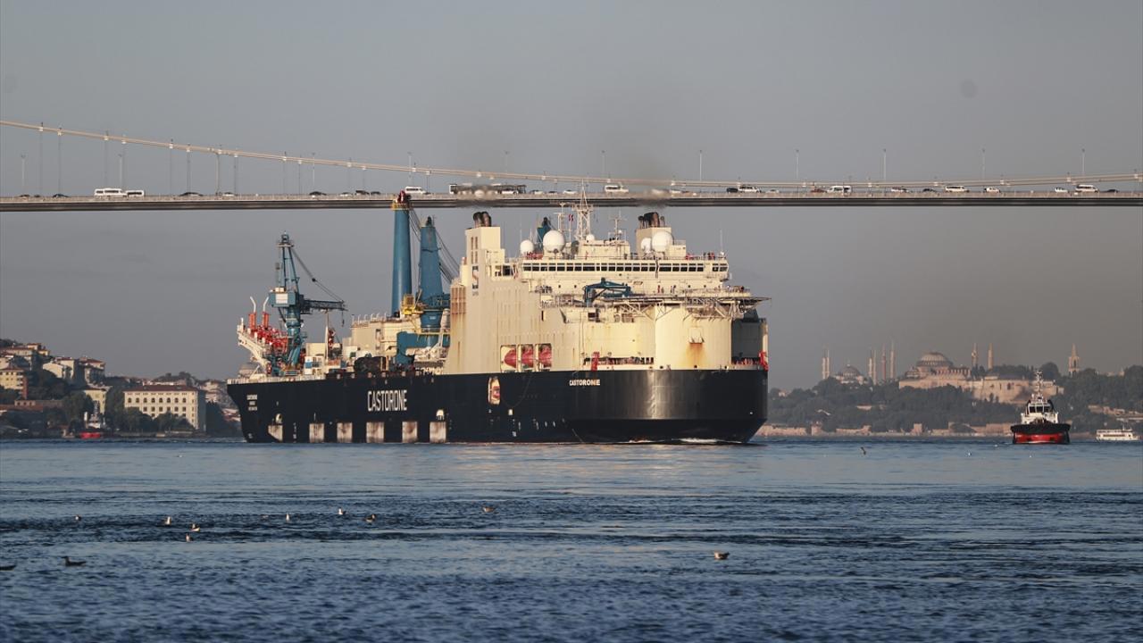 İstanbul Boğazı Gemi Trafiğine Yeniden Açıldı