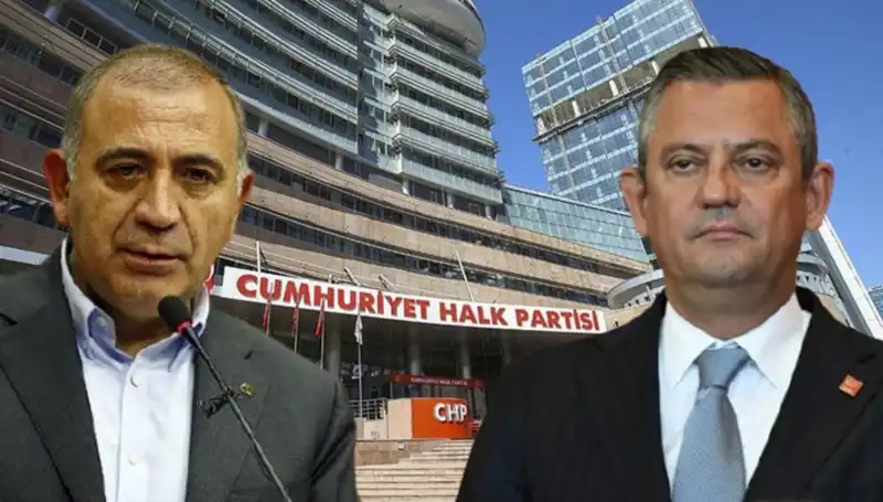 CHP Kuruluş Töreni: Özgür Özel ve Tekin'in Karşılaşması Bekleniyor