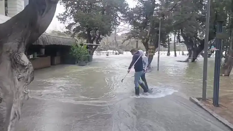Manavgat Irmağı'nda Sular Yükseldi: İşletmelere Zarar Verdi!