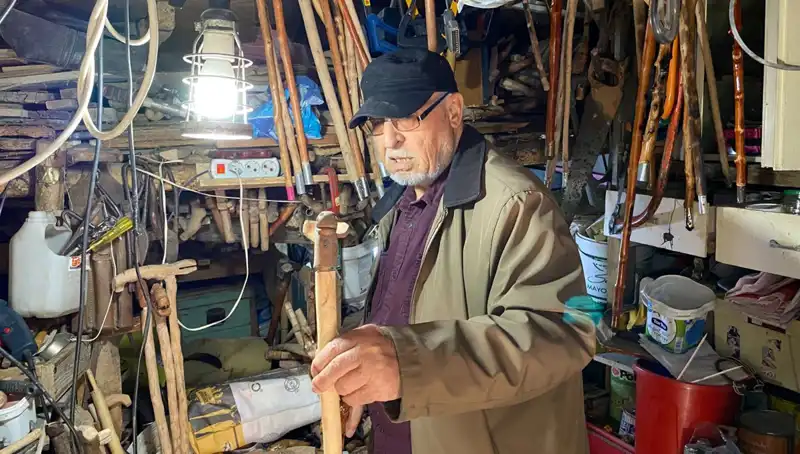 Evinin Odunluğunu Atölyeye Çeviren Yetenekli Zanaatkarın Hikayesi