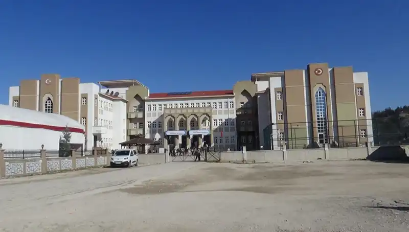 Ortaokulda Öğretmen-Öğrenci Arasında Şiddet Olayı: Detaylar Ortaya Çıktı