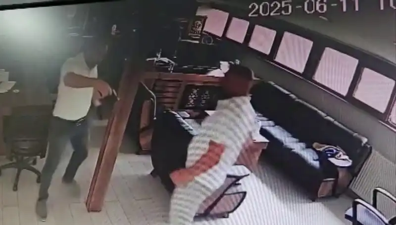 Alacak Verecek Meselesi Kanlı Sona Erdi: Kalfa İş Adamını Hayatından Etti