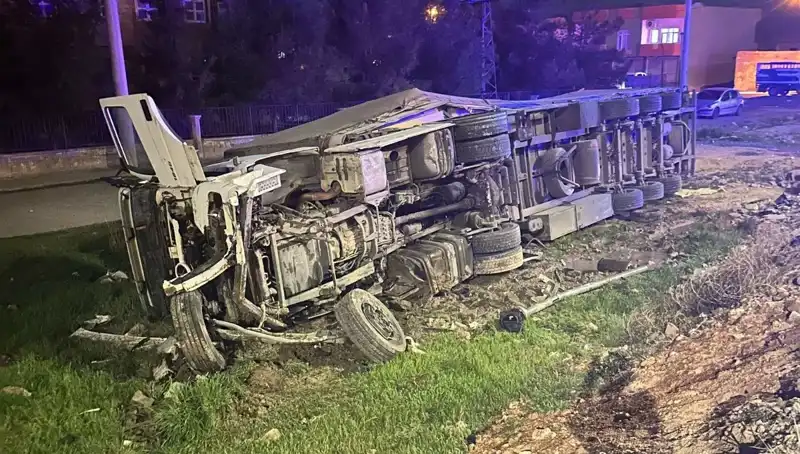 TIR Devrildi: Altı Yaralı ve Kazanın Sebepleri Araştırılıyor
