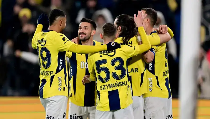 Kadıköy'de Spor Tutkusu: Büyük Maç Öncesi Heyecan Sarmalında