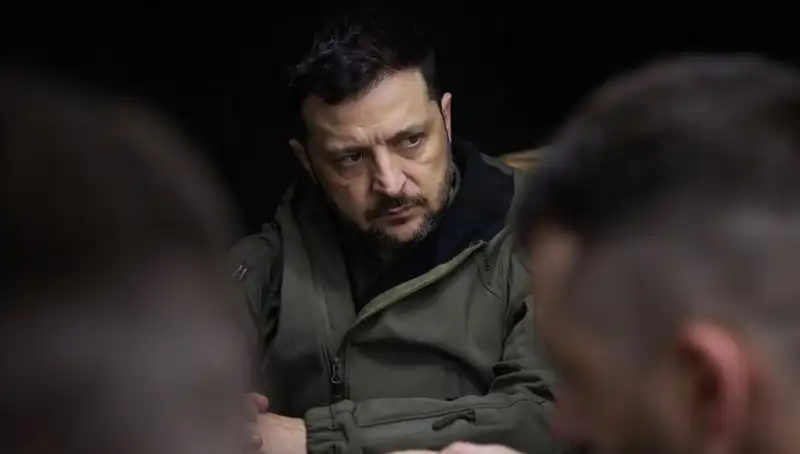 Zelenski: Rusya, Kuzey Kore'nin Ürettiği Füzeleri Kullanıyor!