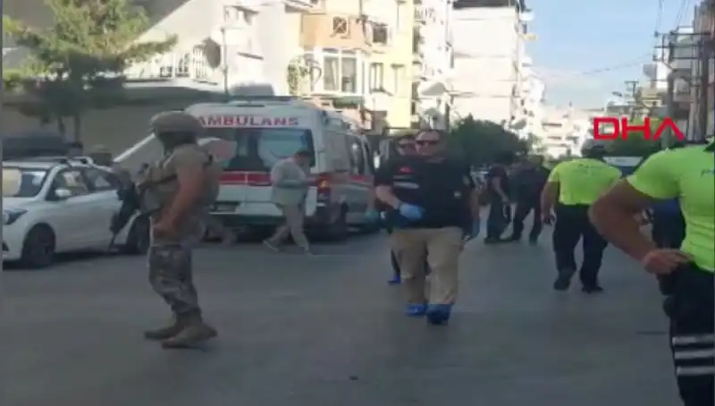 İzmir'de Karakola Yapılan Silahlı Saldırıda İki Kahramanımız Şehit Oldu