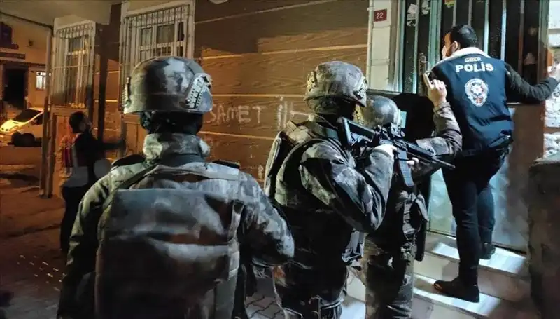 Adana'da Yoldaşlar Suç Örgütüne Operasyon: 41 Kişi Gözaltına Alındı