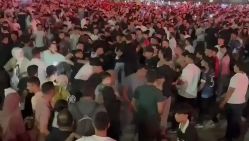 Konserde Bıçaklı Kavga: Hayat Kurtaran Müdahale ve Yaralılar