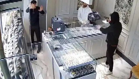 Bursa Kuyumcusunda Korku Dolu Soygun Girişimi: O Anlar Kamerada