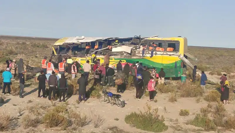 Bolivya'da Dehşet Verici Otobüs Kazası: 37 Kişi Hayatını Kaybetti, 39 Yaralı
