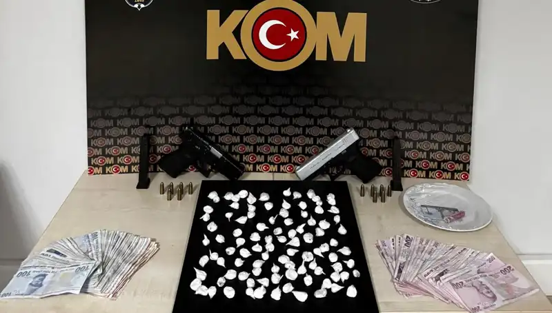 Çeşme'de Silahlı Saldırı: Olay Yerinde 3 Gözaltı Süreci Başlatıldı