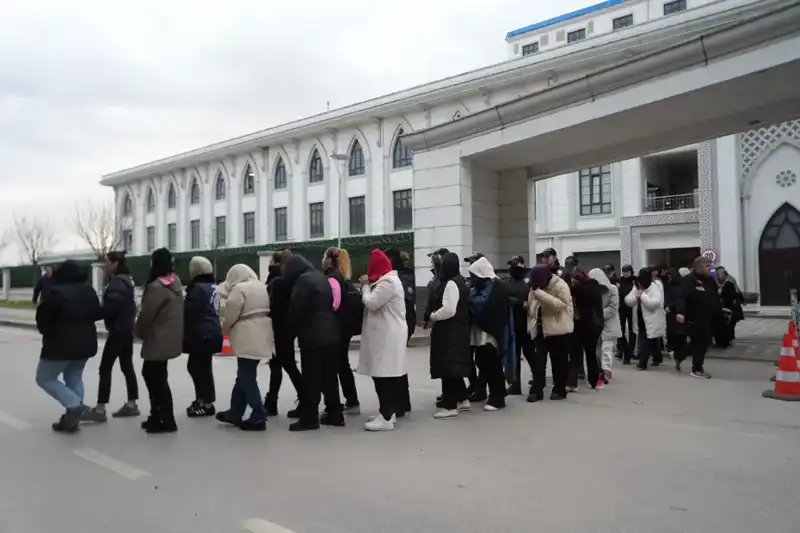 Dolandırıcılar Yapay Zeka ile Kadın Görselleri Oluşturdu, 483 Milyon Liralık Vurgun Yapıldı!