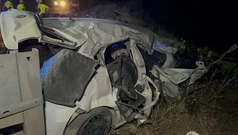 Ters Şeritte Feci Kaza: Tankerle Çarpışan Araçta 1 Ölü, 2 Yaralı