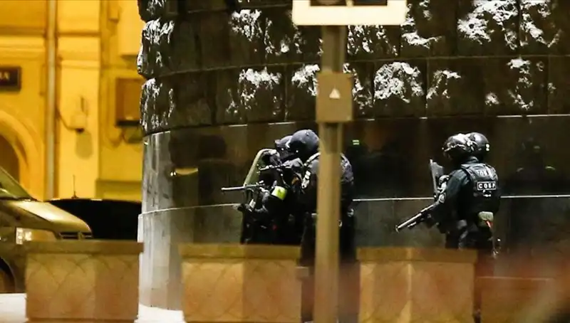 Rusya'da Çatıdan Rastgele Ateş Açan Saldırı: Şoke Edici Olayın Ardındaki Gerçekler