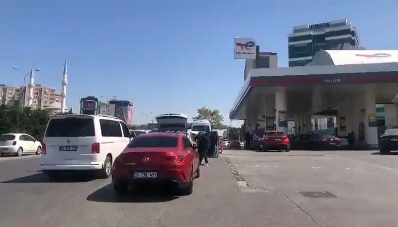 İstanbul’da Deprem Sonrası Akaryakıt İstasyonlarında Kuyruklar Uzadı!