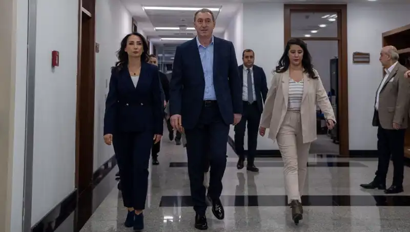 DEM Parti Heyetinin Siyasi Turu: Bugünkü Kritik Görüşmeler Neleri Getirecek?
