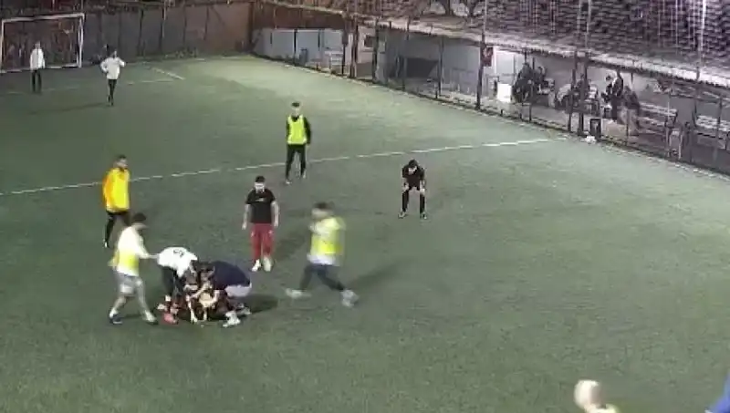 İki Farklı Halı Sahada İki Feci Ölüm: Olayın Perde Arkası