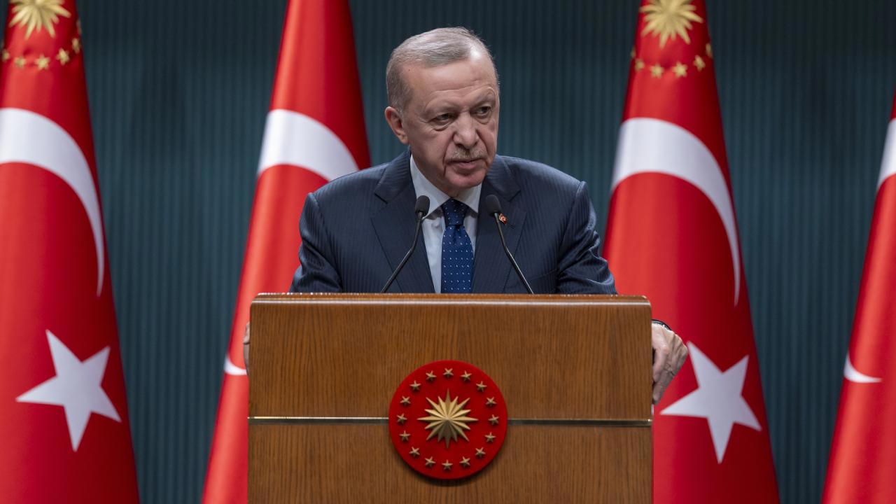 Cumhurbaşkanı Erdoğan Vatandaşları Bilgilendirdi