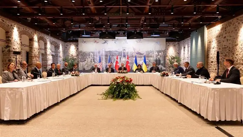 Barış Masasında Kritik Gün: Üçlü Toplantıda Tarihi Anlaşma Beklentisi