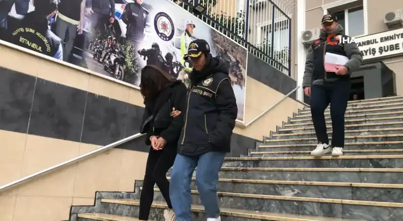 Yaşı Kadar Suç Kaydı Olan Anne Hırsızlık Yaparken Yakalandı!