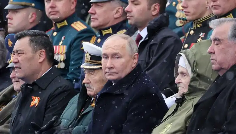 Putin, Rus Ordusu İçin Tarihi Bir Genişleme Çağrısı Yaptı