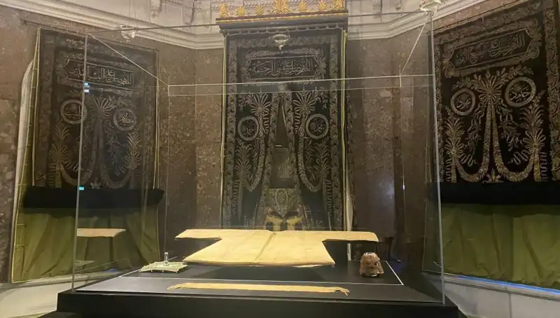 Hırka-i Şerif Ziyarete Açılıyor: Tarihi Anı Kaçırmayın!