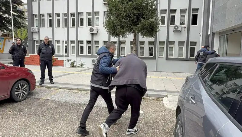 10 Bin Sentetik Ecza Hapına El Konuldu: 20 Gözaltı!