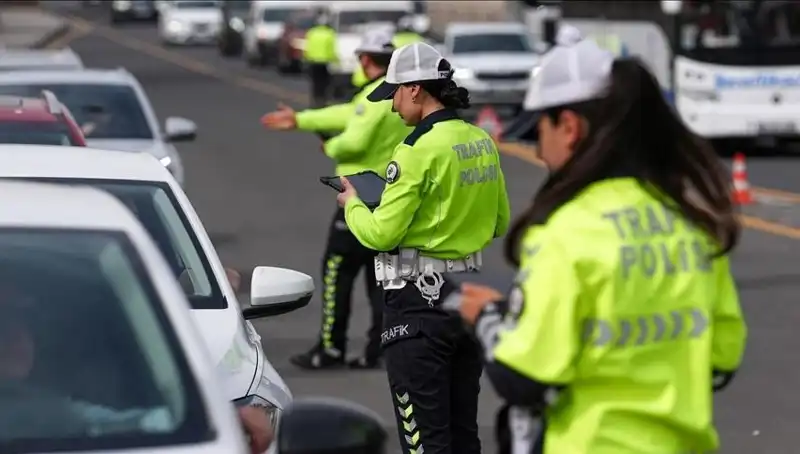 Traffikte Bir Haftada Binlerce Sürücüye Cezalar Kesildi: Nedenleri ve Sonuçları