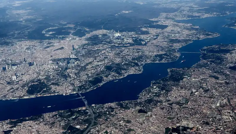 İstanbul Gökyüzünde Bahar Coşkusu: Pilottan Kuleye Dikkat Çeken Rapor