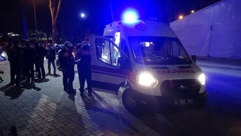 Parkta Korkunç Silahlı Kavga: İki Grup Birbirine Girdi
