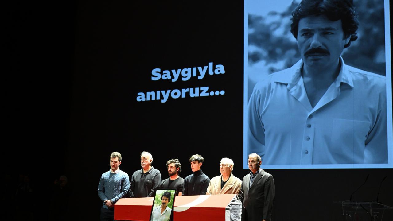 Ferdi Tayfur için AKM'de duygusal tören gerçekleştirildi