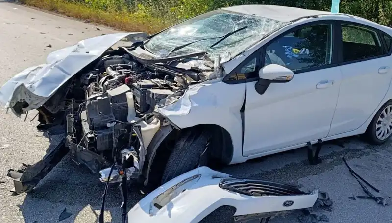 Çanakkale'de Feci Trafik Kazası: İki Kişi Yaralandı, Ayrıntılar Yürek Burkuyor