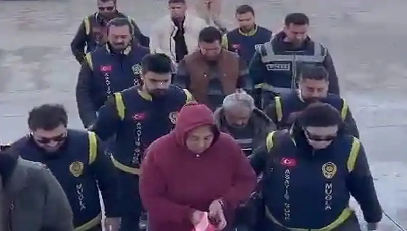 Yıllar Sonra Açığa Çıkan Korkunç Gerçek: Bebek ve Çikolata Poşeti