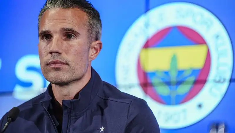 Robin van Persie, Fenerbahçe’nin Tur Şansını Açıklarken Dikkat Çekti