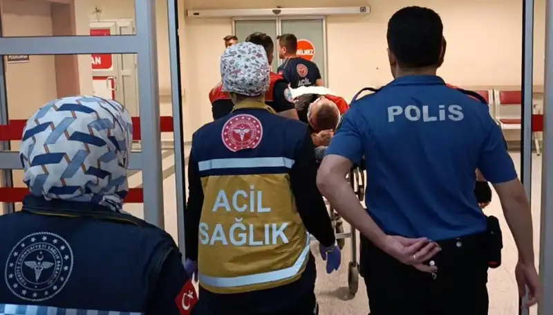 Kaza Yapan Polis Ekipleri: İki Yaralı, Olayın Detayları Şok Açıkladı