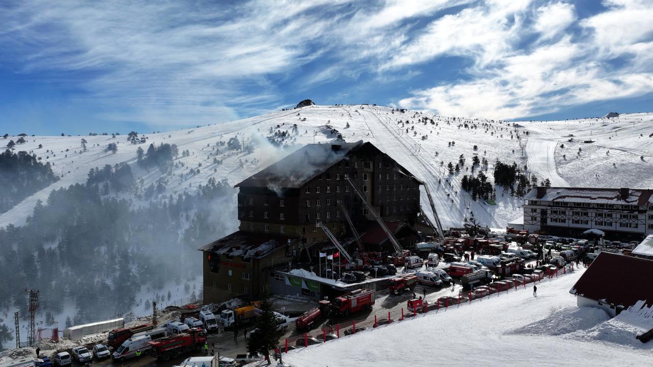 Bolu Belediyesi Yanan Otele Uygunluk Belgesi Vermiş