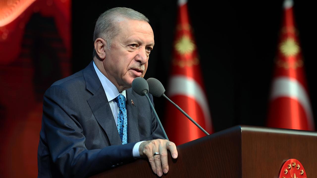 Cumhurbaşkanı Erdoğan, Mehmet Akif Ersoy'u anarak vefatının 88. yıl dönümünde milli şairi hatırladı.