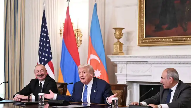 Aliyev'den Ermenistan'a Anayasa Çağrısı: Çözüm İçin Geç Kalınmamalı