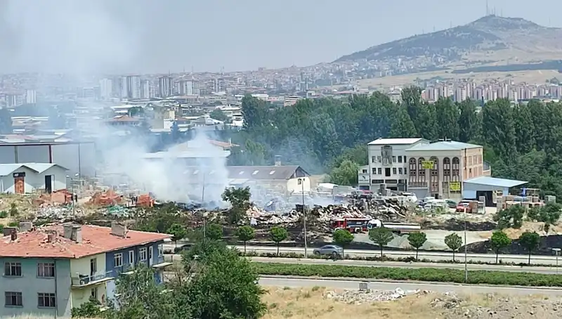 Otluk Alandaki Yangın, Depoyu Alev Alev Sardı!
