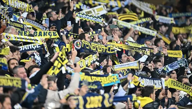 Fenerbahçe'nin Kombine Fiyatları Açıklandı: Taraftarları Bekleyen Sürpriz Nedir?