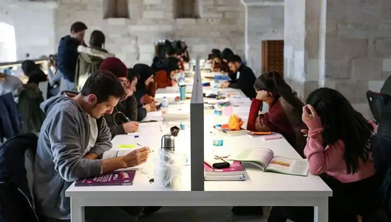 2024 Üniversite Akademik Yılı Başlangıç Tarihleri Açıklandı!