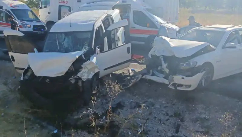 Nevşehir’deki Korkunç Trafik Kazasında 14 Kişi Yaralandı