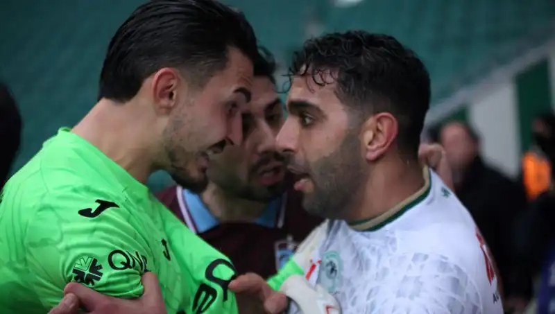 Konyaspor-Trabzonspor Maçında Son Dakikalar Gerilimle Dolu Anlara Sahne Oldu