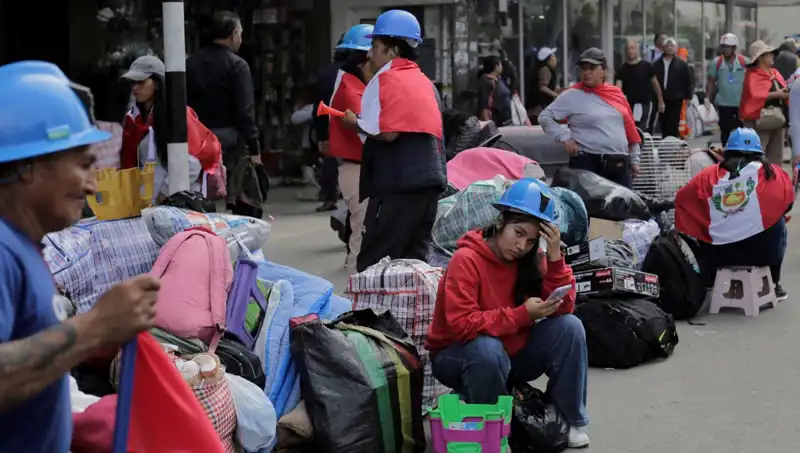 Peru'daki Madenciler Sokaklara Dökülerek Hak Arayışını Sürdürüyor