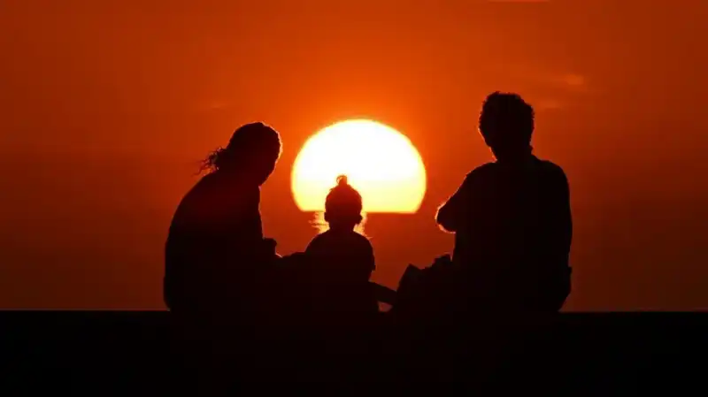 Küba'nın Karanlıkları: Elektrik Kesintileri ve Krizin Gölgesindeki Umut