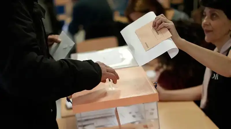 İspanya'nın Sosyalist Partisi, İkinci Seçim Hezimetini Huzurlarında Yaşıyor