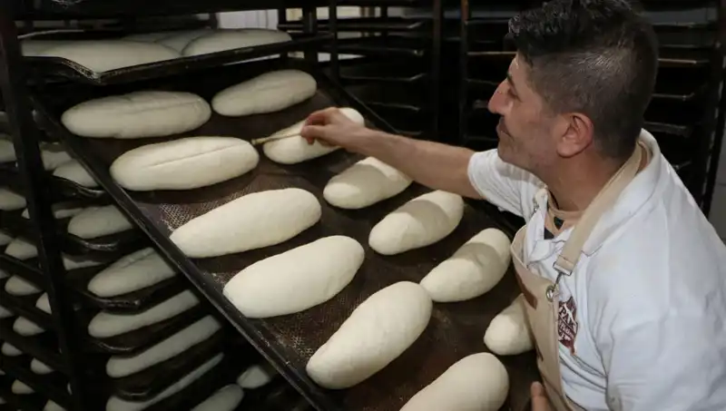 45 Derecelik Sıcağın Ortasında 250 Derecelik Fırınlarda Zorlu Üretim